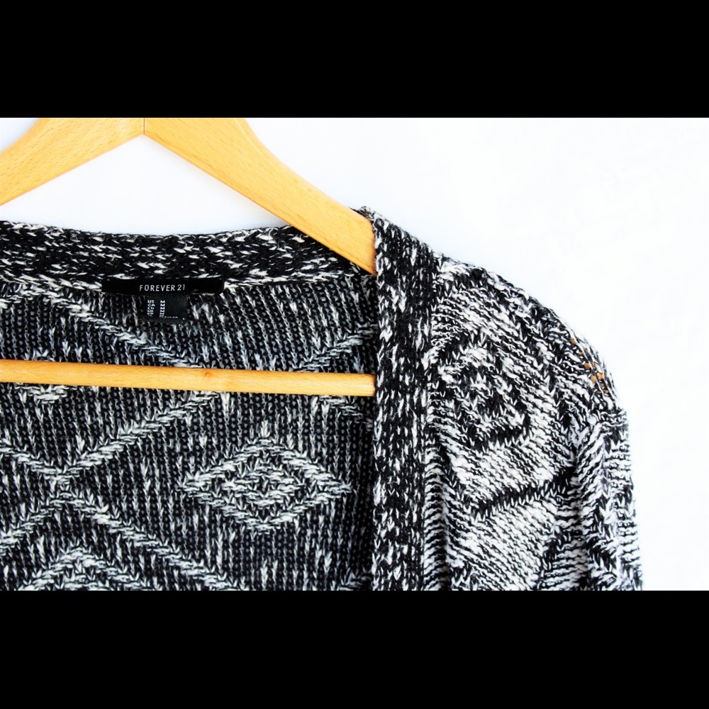 Forever 21 • Black and white cardigan • Size M